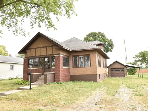 105 E Allen St, Kentland, IN 47951