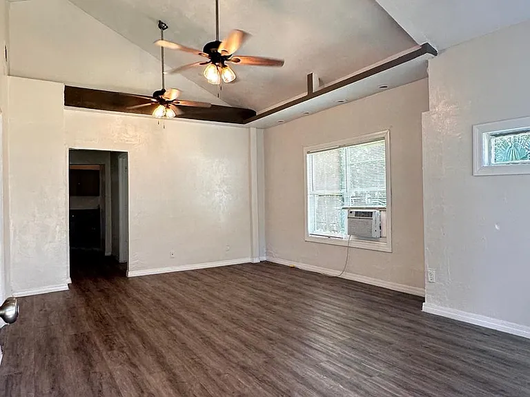 865 Winchester St — Photo 12