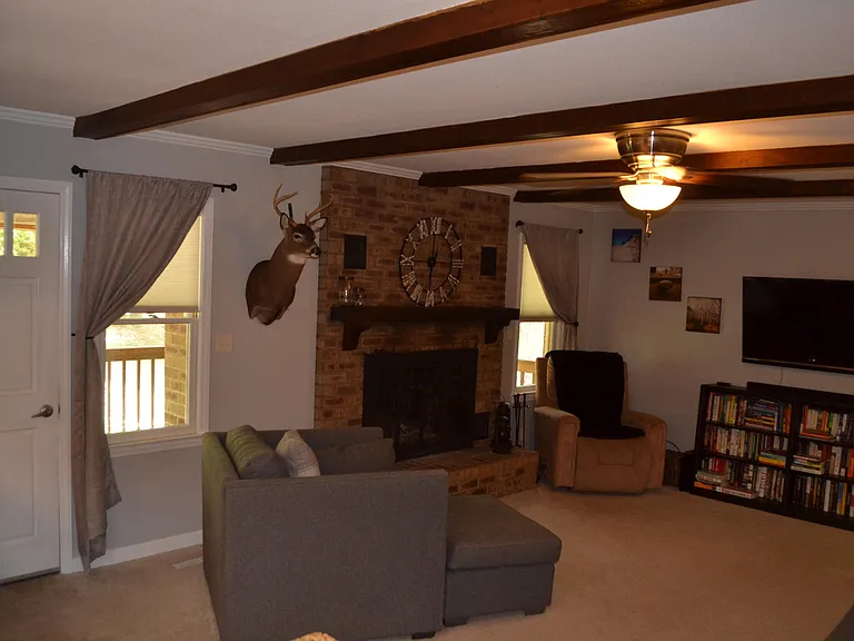 861 Hawthorne Dr — Photo 12
