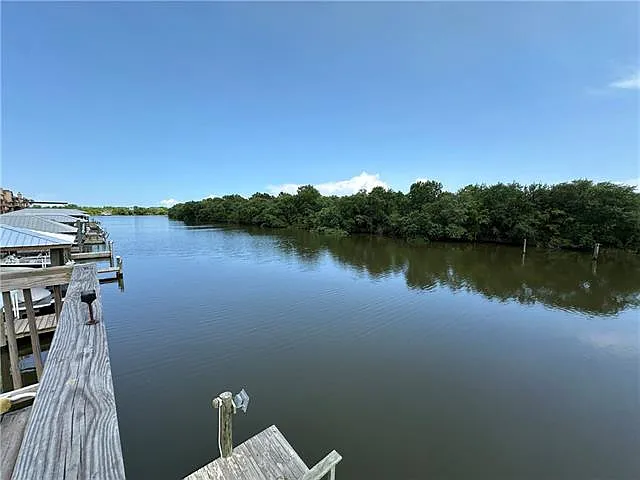 13 Lake Breeze Dr — Photo 29