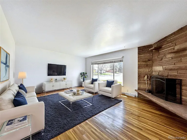 5960 S Logan Ct — Photo 10