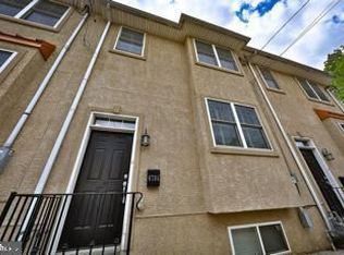 4706 Smick St, Philadelphia, PA 19127