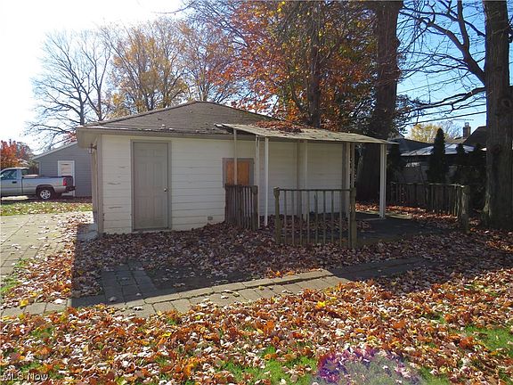 4th image of 6266 Mandalay Dr