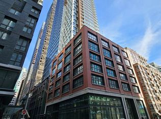 55 Mercer St #3505-C01, Toronto, ON M5V 1H2