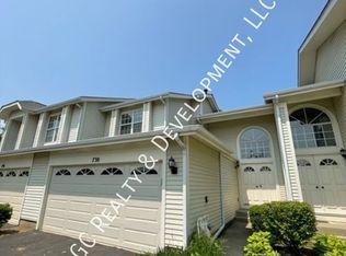 730 Sturnbridge Ln, Schaumburg, IL