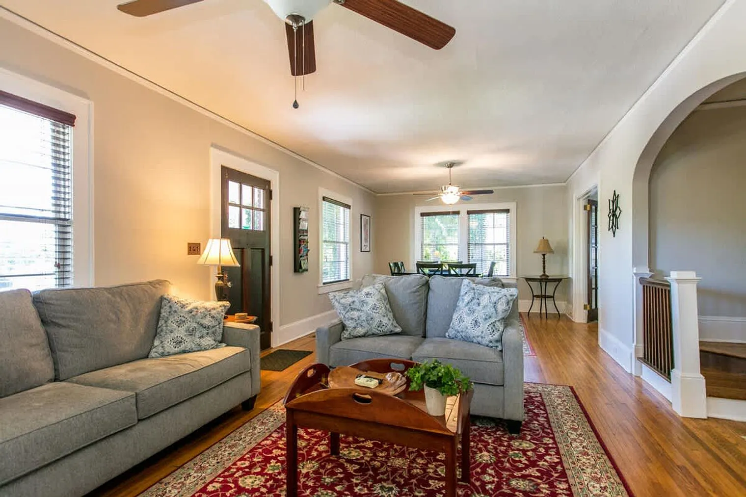 5 bed, 2.0 bath, 2098 sqft, $6,036 — Photo 2