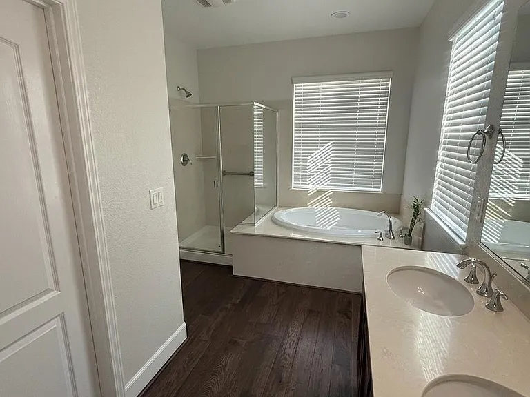 1826 Rosemary Dr — Photo 15