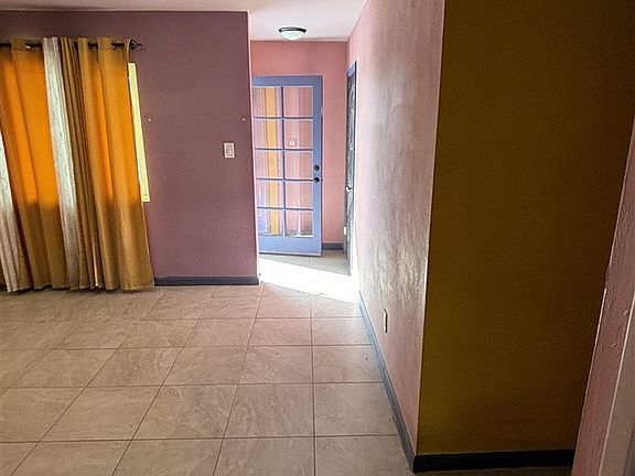 5th image of 3081 S Del Mar Ave