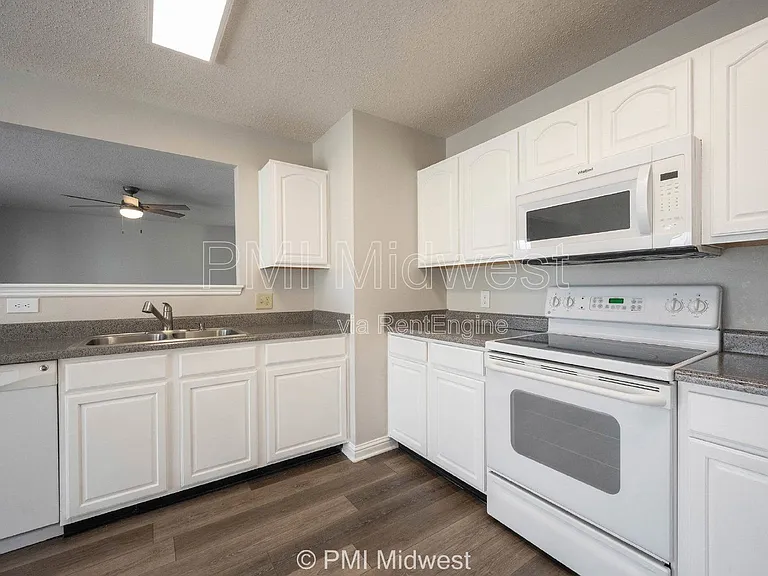 859 Runnymede Dr — Photo 14