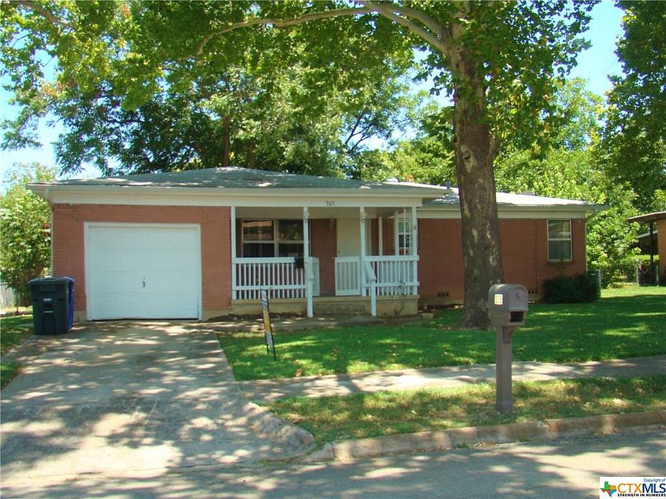 1st image of 305 Oak St
