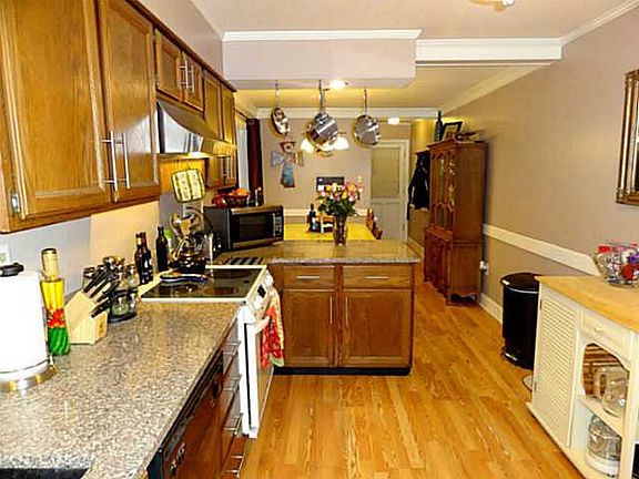 3rd image of 2835 Rockcreek Pkwy