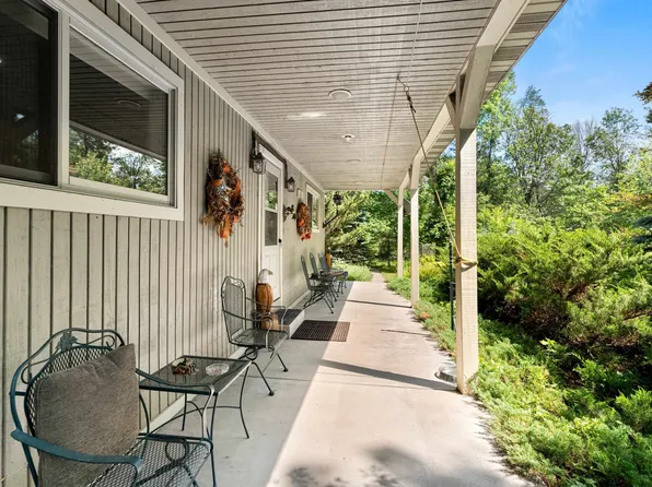 N8976 Kaufman Ln, Crivitz, WI 54114