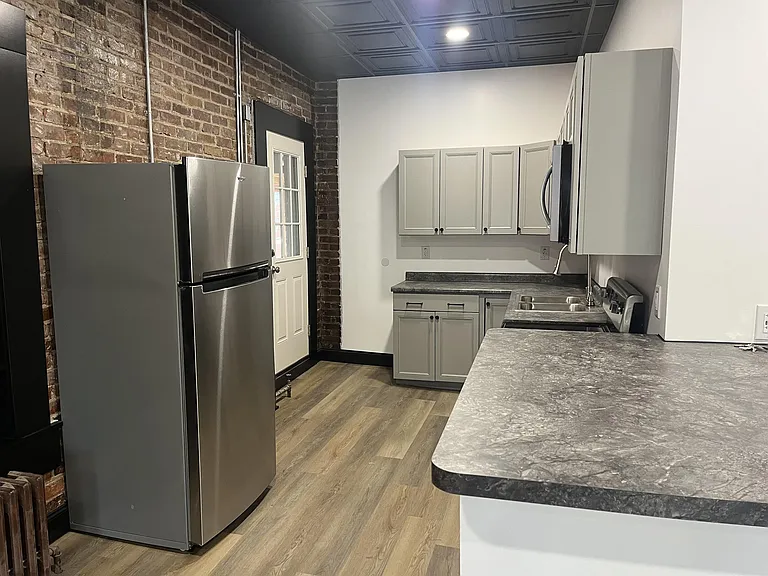 815 Linden Ave — Photo 7