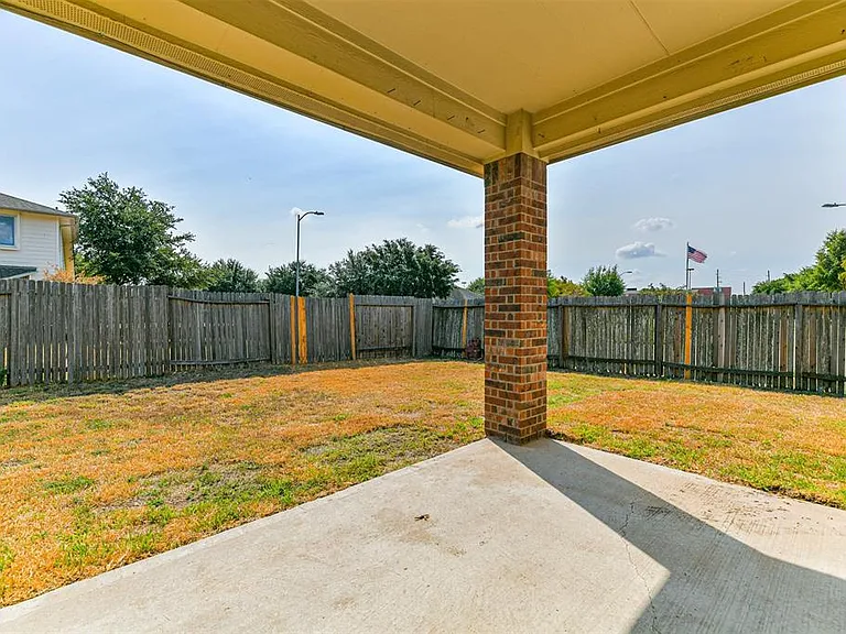5802 Horse Prairie Dr — Photo 28