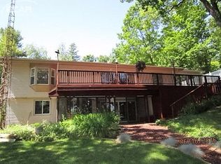 13455 White Lake Rd, Fenton, MI 48430