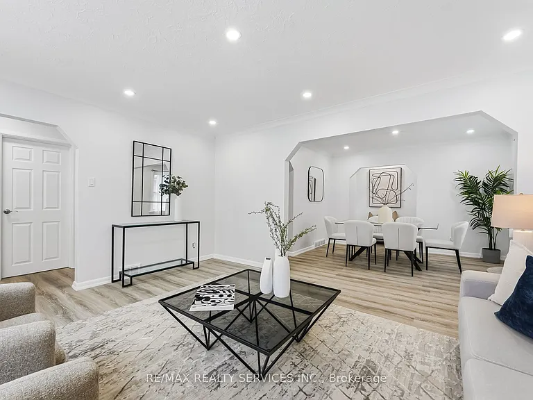 6 Bonnyview Dr #UPPER — Photo 9
