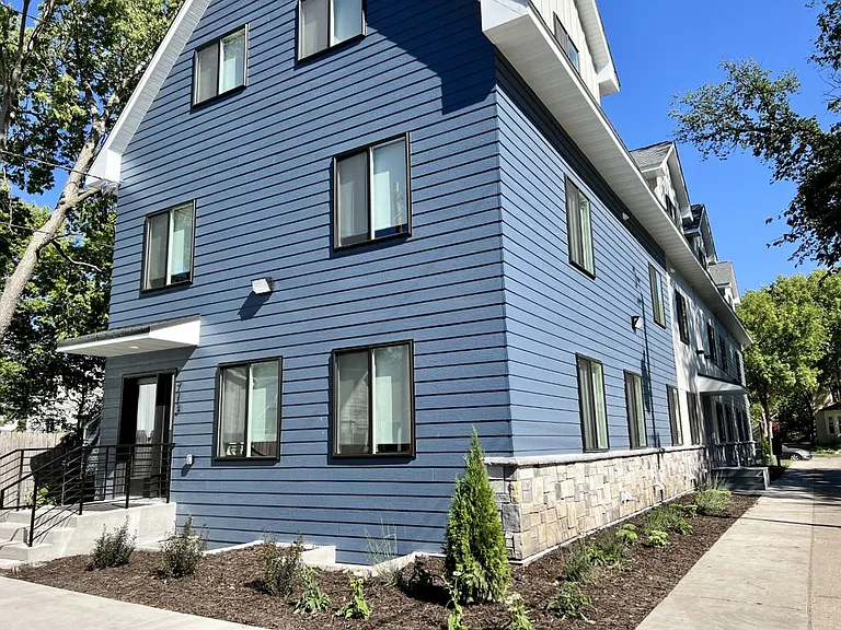 707 13th Ave SE — Photo 8