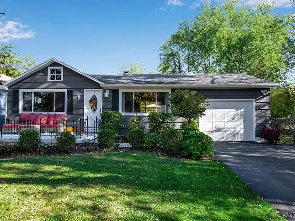 6795 Prescott Dr, Derby, NY 14047