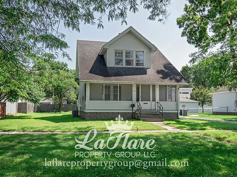 613 Locust St — Photo 1