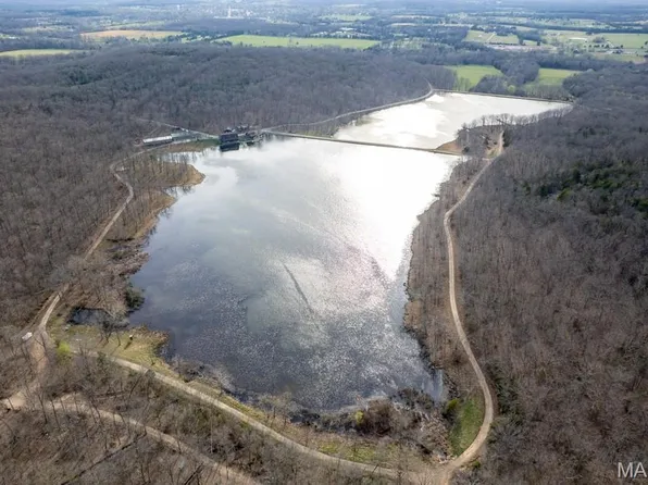 805 Vineyard Lake Rd, Bismarck, MO 63624