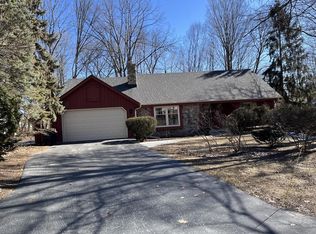 W222N2824 Timberwood Ct, Waukesha, WI 53186
