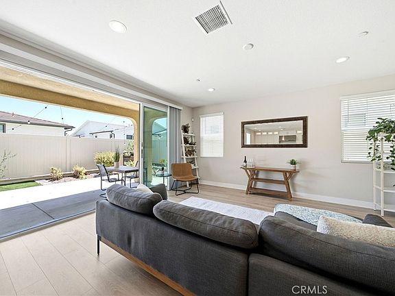 4th image of 27558 S Edgemont