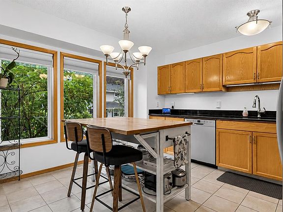 3rd image of 592 W Regal Park NE