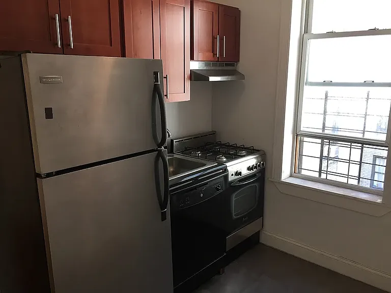 30-49 Crescent St #H4A5 — Photo 2