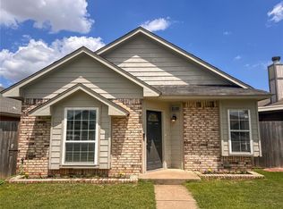 2110 S Robinson Ave, Moore, OK 73170