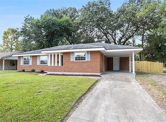 2nd image of 2401 Bristol Pl