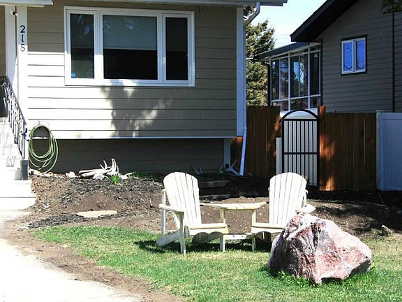 2nd image of 218 S 8th Ave NE