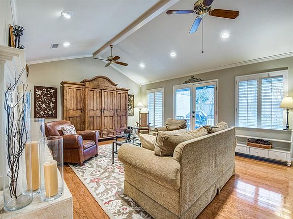 4th image of 4110 Shady Hill Dr
