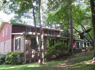 578 Rockborough Dr, Stone Mountain, GA