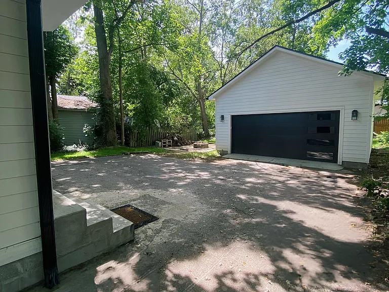 421 S Union St — Photo 22
