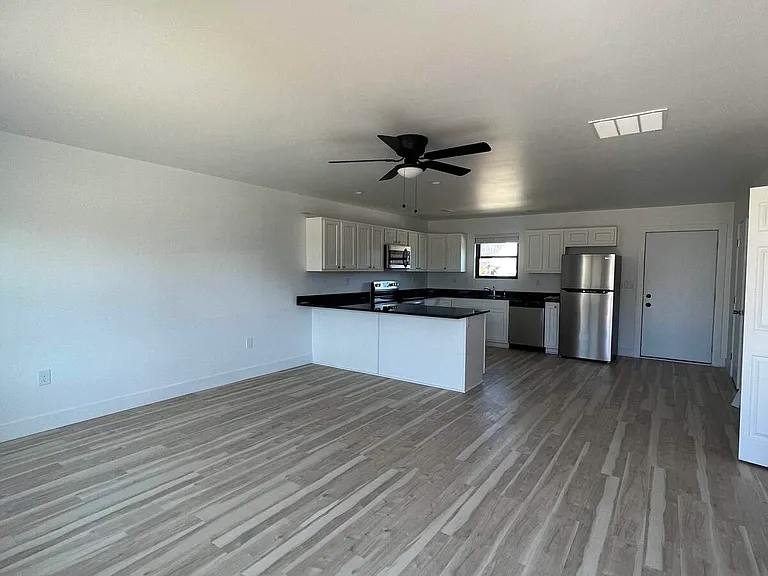 2251 Hillside Ave #14 — Photo 5