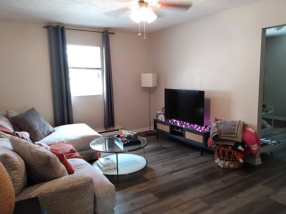 4th image of 861 Buchanan Trl E