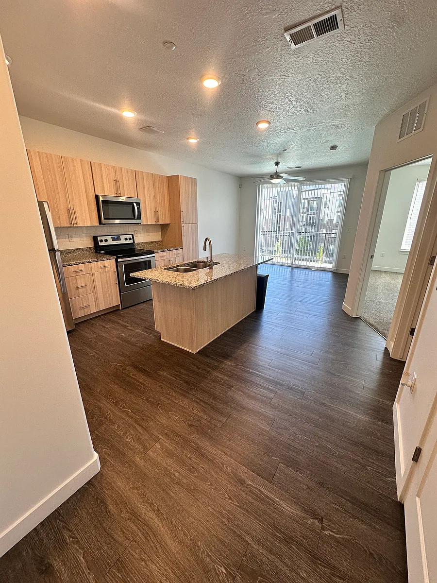 Building Photo - 13492 S 200 W #A213
