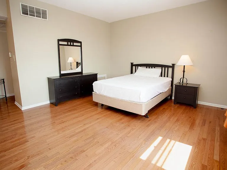 Large Bedroom with space for office