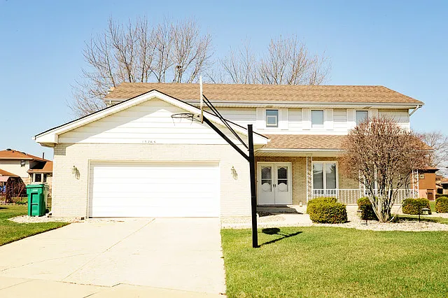 15266 Coventry Ct photo 1