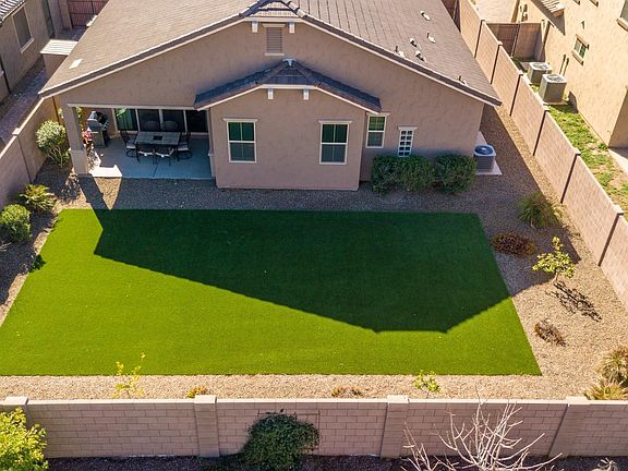 4th image of 410 E Torrey Pines Pl