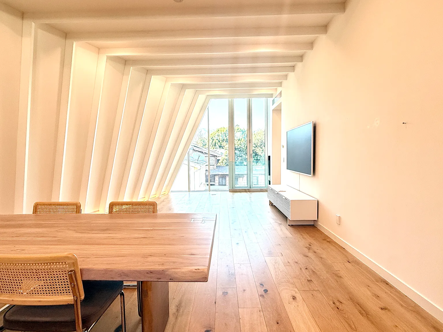 1828 Canyon Dr — Photo 4