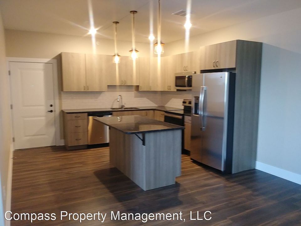 1st image of 221 Trowbridge St NE #405