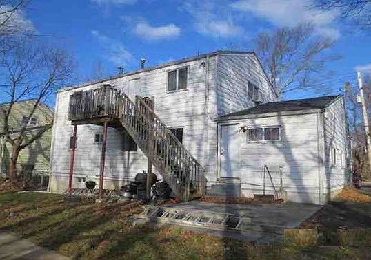 2nd image of 18 White St