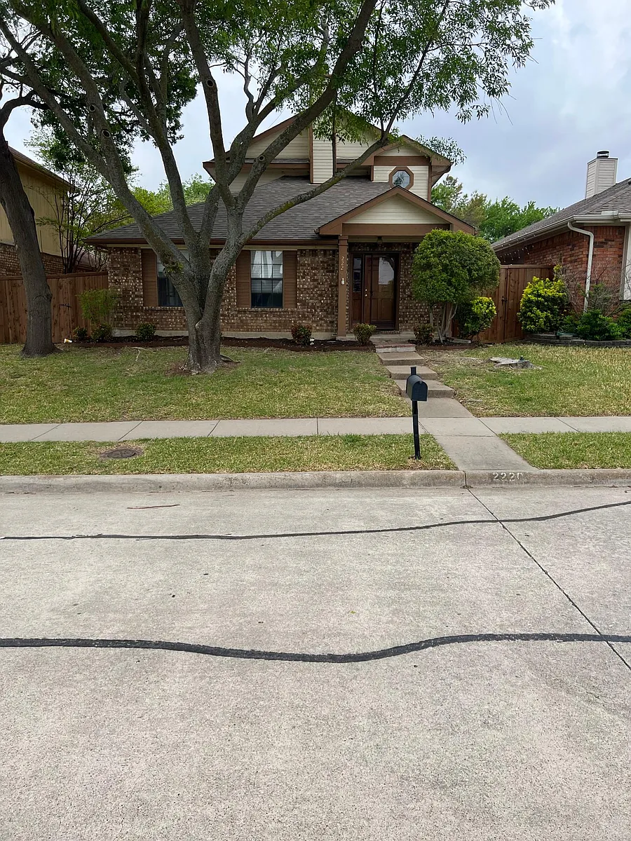 Building Photo - 2220 Arbor Creek Dr
