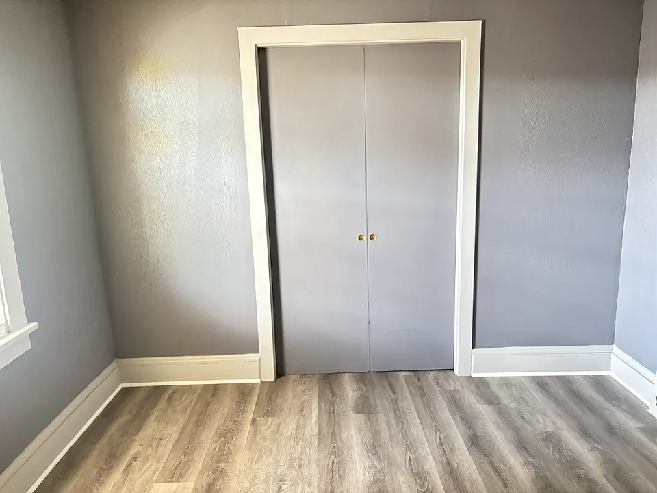 4019 Newark Ave #1
