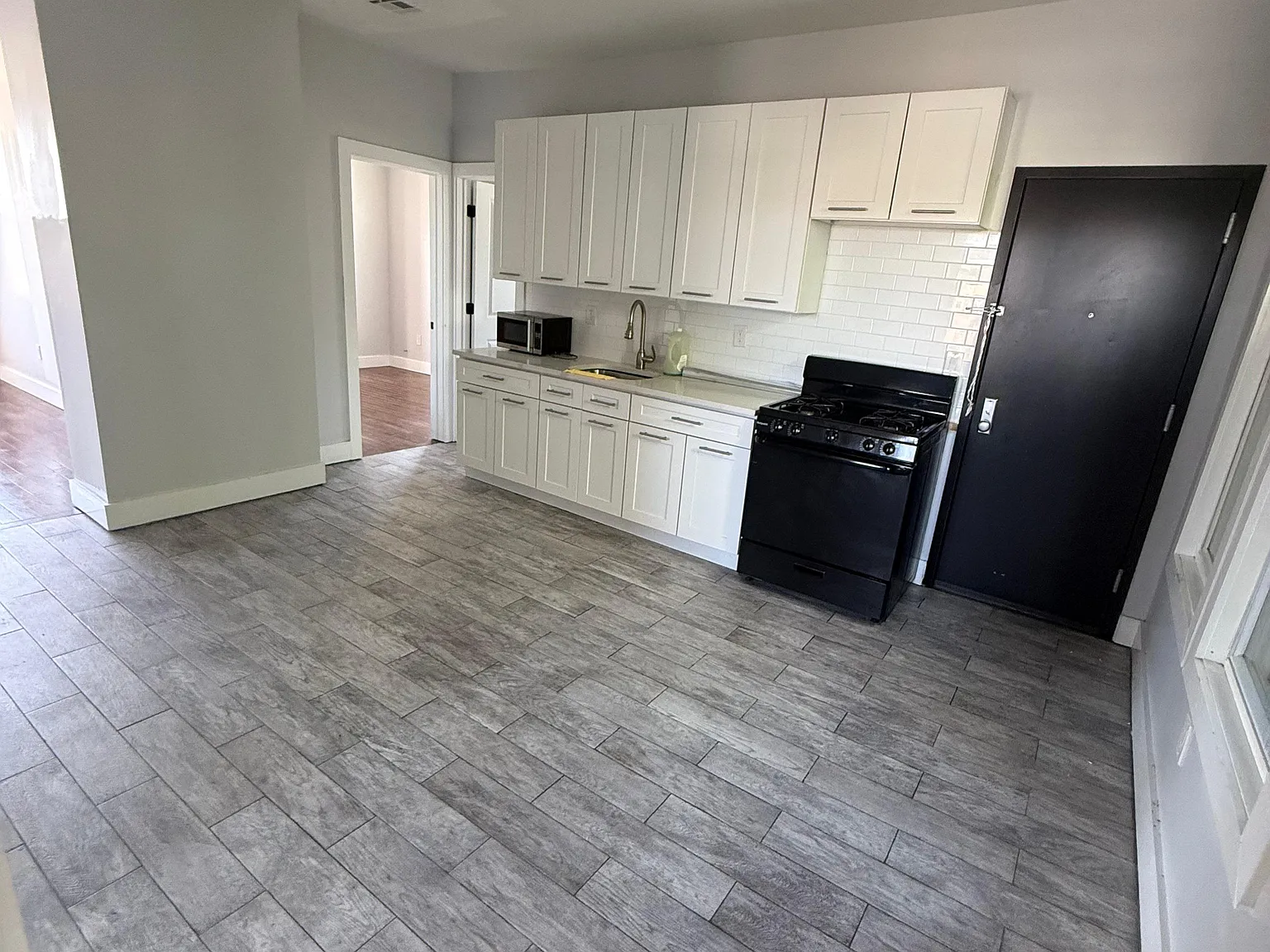 3 bed, $2,100 — Photo 2