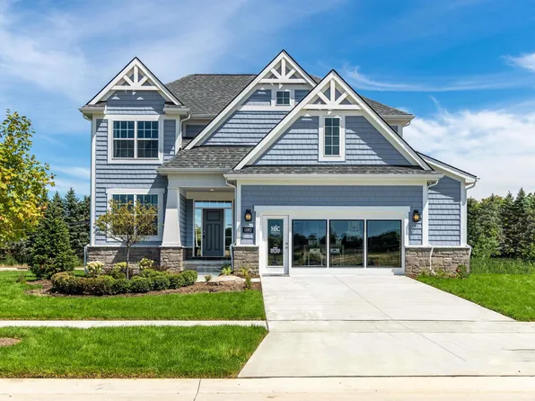 1882 Emerald Ln #2, Wixom, MI 48393