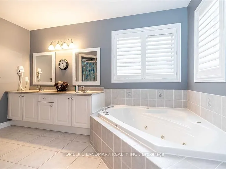 66 Woodcock Ave #MAIN UPPER — Photo 22