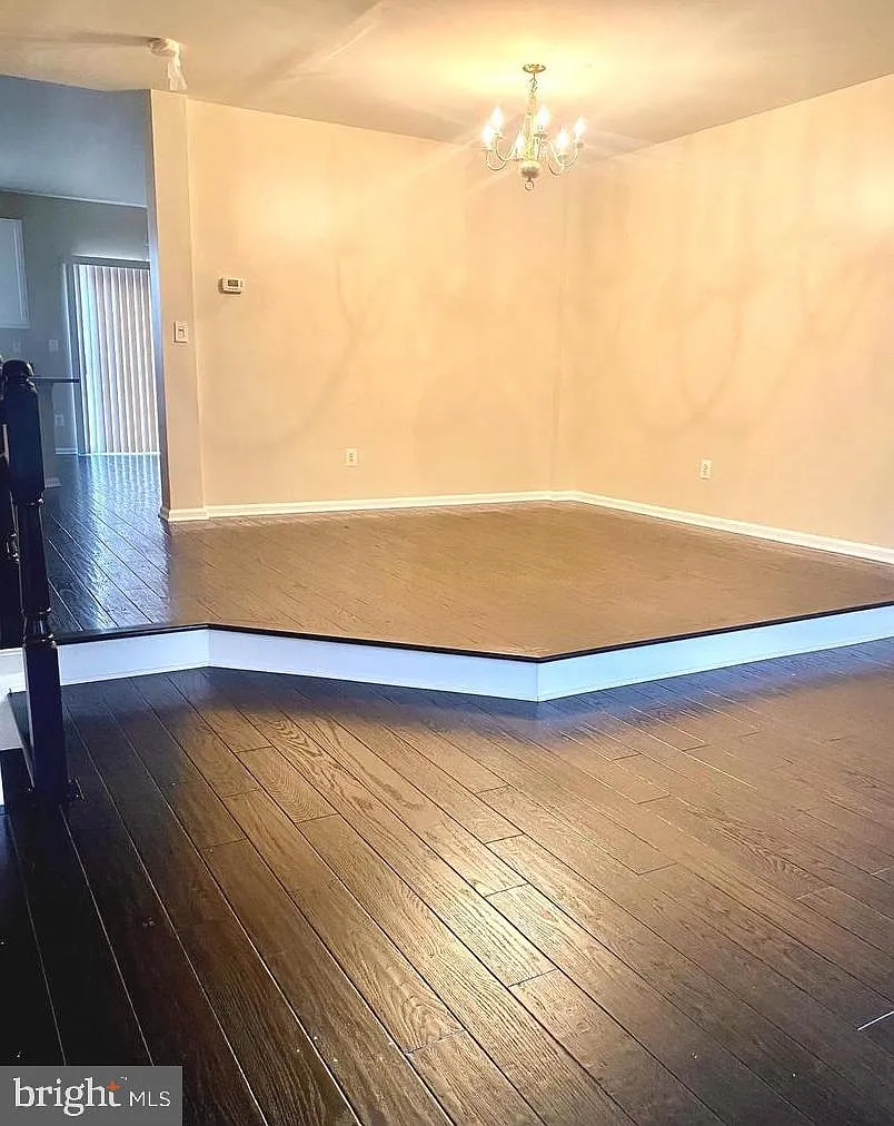 3 bed, 3.5 bath, 1920 sqft, $3,500 — Photo 3