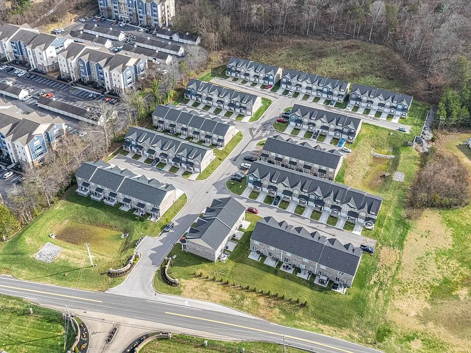 Townehomes of Beaver Ridge